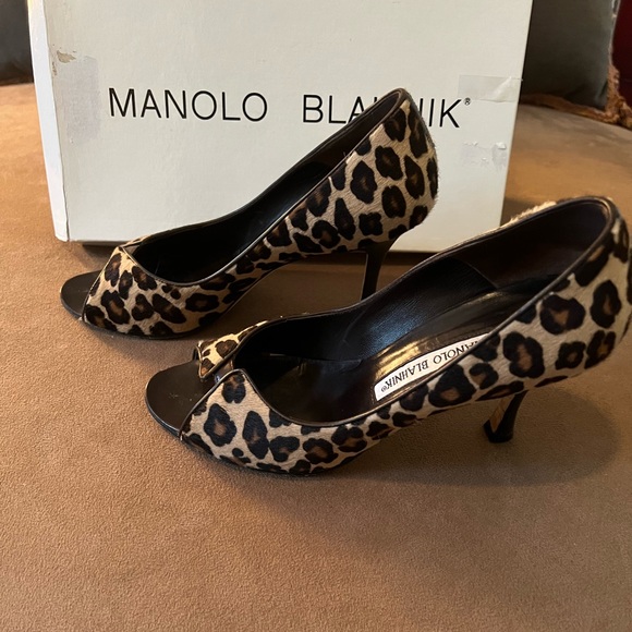 Manolo Blahnik Pony Hair Leopard D'Orsay Peep Toe Pumps-37/US 7- Comes with Box - Picture 5 of 12